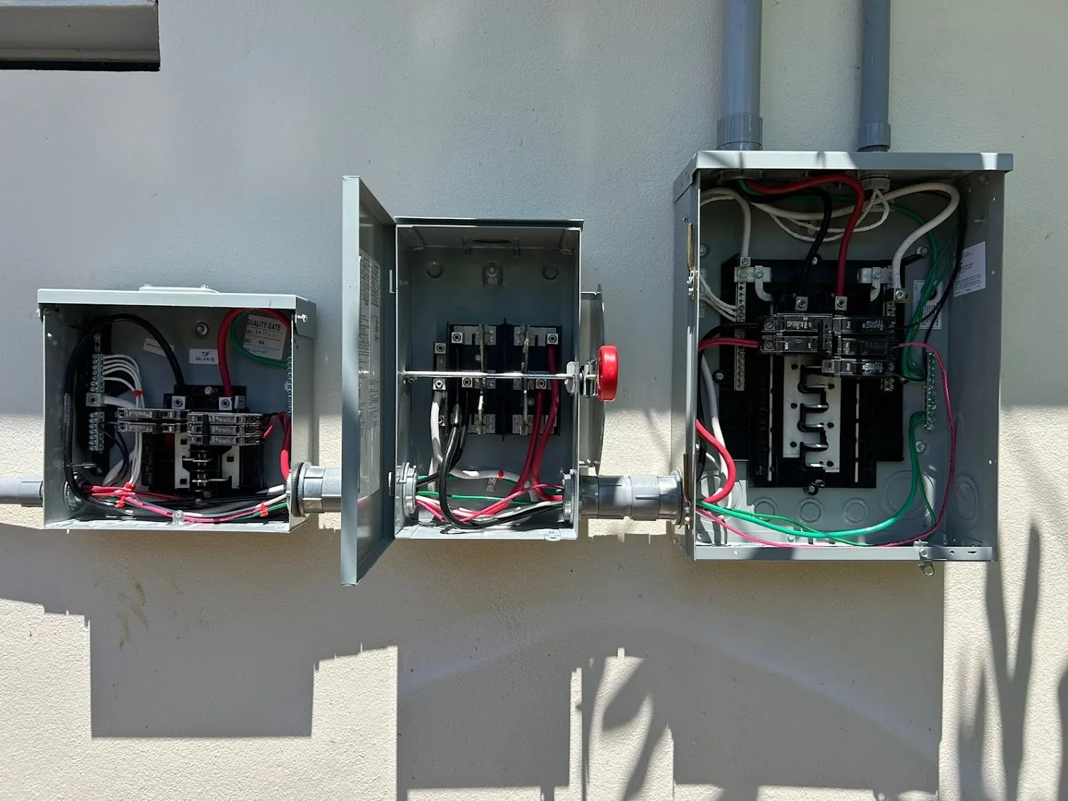 Paneles eléctricos y disconnects instalados por peritos electricistas licenciados en Puerto Rico