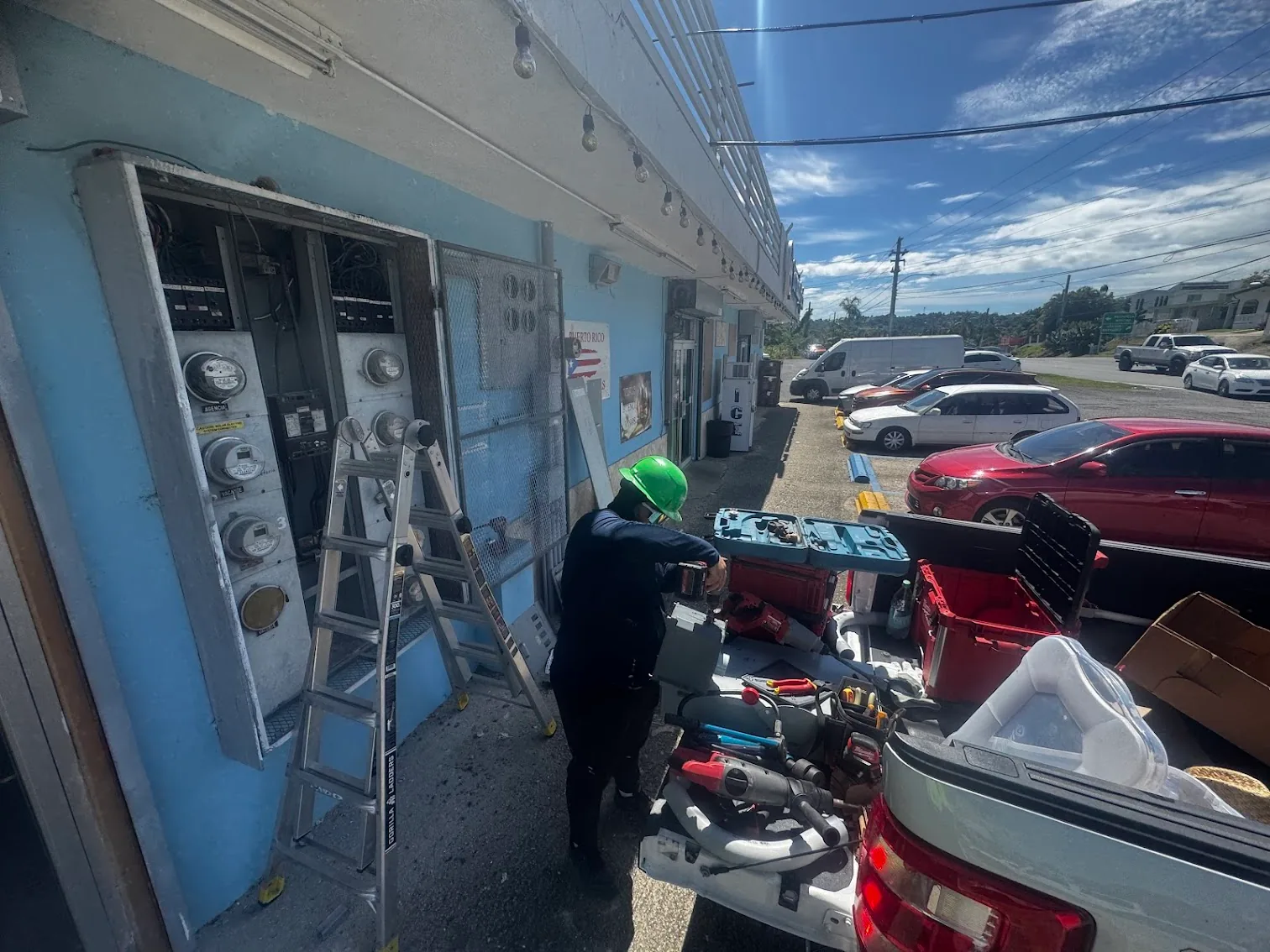 Trabajo de servicio eléctrico comercial por Kilowatt PR en Puerto Rico